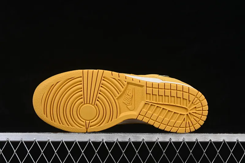 All Categories Nk SB Dunk Series Nk SB Dunk Low Low-top sneakers Nike SB Dunk Low Year of the Horse White and Yellow Low-top casual sneakers IB4417-101